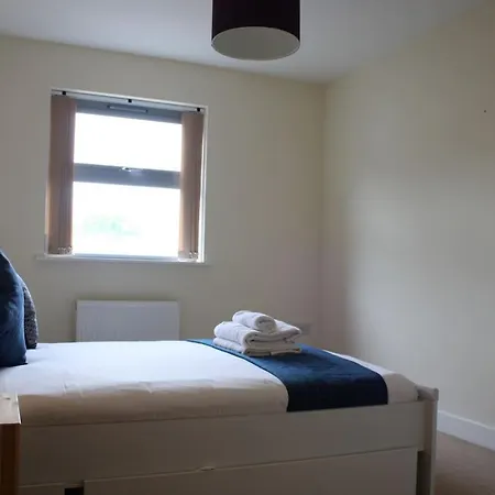 Centrally Located One Bed With Balcony Bristol